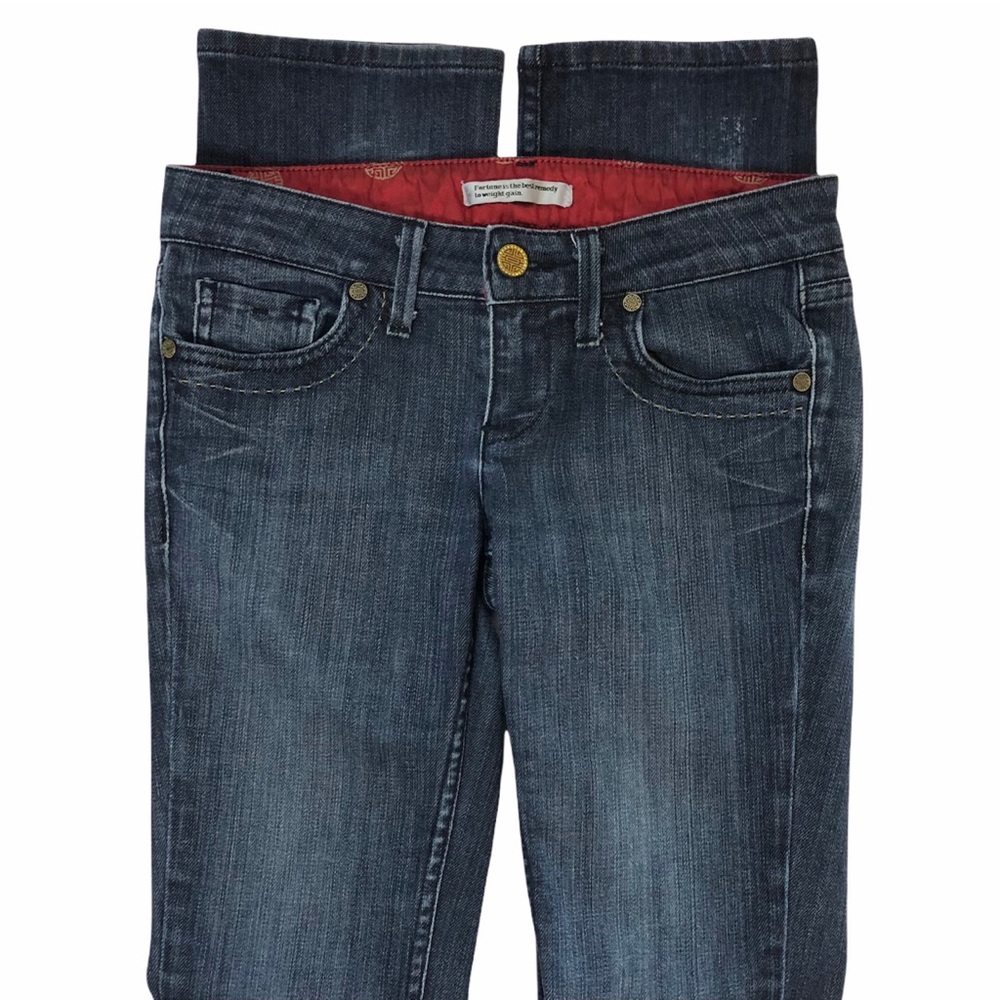 Fortune Jeans Dark Wash Blue Denim Size 26 Size 2 (US)